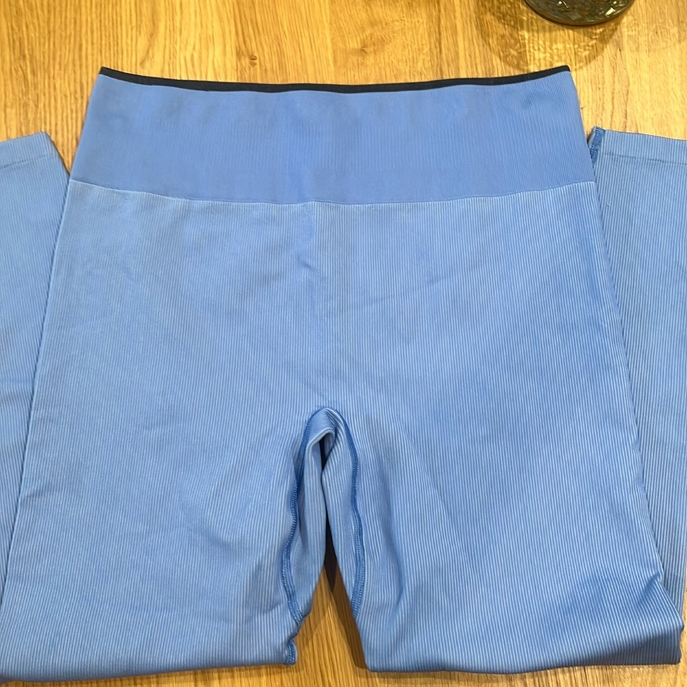 Outdoor voices workout leggings, size XL